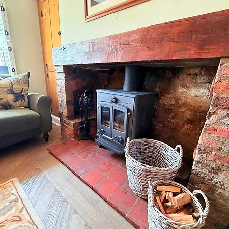 Cosy Sleeps 10 Acre Playroom Pets Tatil Evi