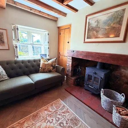 Cosy Sleeps 10 Acre Playroom Pets *